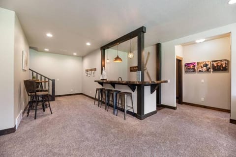 Sunrise Pines- Executive Suites & Private Baths Haus in North Lawrence