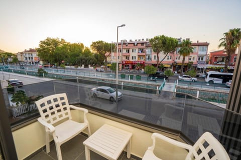 Balcony/Terrace, City view