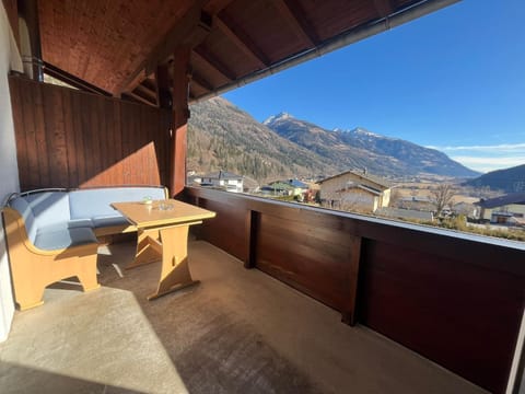 Day, Natural landscape, View (from property/room), Balcony/Terrace, Seating area, Mountain view