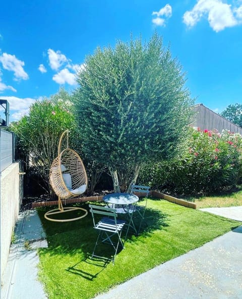 Patio, Garden, Garden, Balcony/Terrace, Garden view