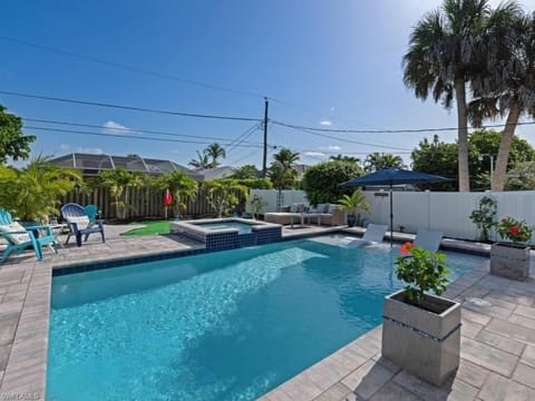 Hot Tub, Swimming pool