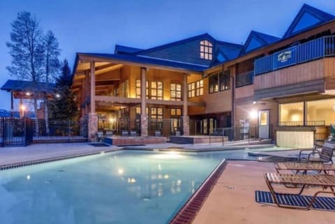 K-Suite-Mt View-Resort-Pool-Hot Tub-Near RMNP & WP Apartment hotel in Granby