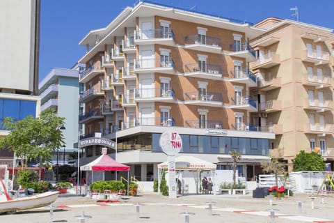 Facade/entrance, Sea view