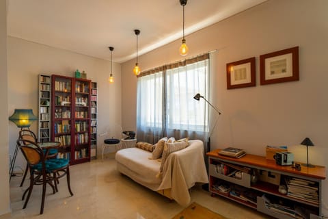 Spacious apartment in Kavouri Condominio in Vouliagmeni