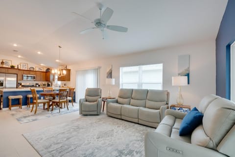 Pet-Friendly Home with Lanai and Resort Amenities! Maison in Wildwood