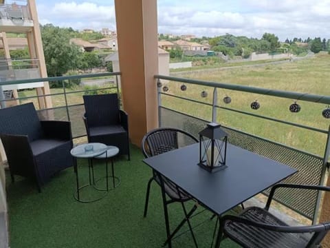 Le cocon de Marie,piscine, balcon, parking gratuit, baignoire Wohnung in Carcassonne
