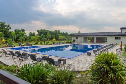 Property building, Swimming pool, Swimming pool