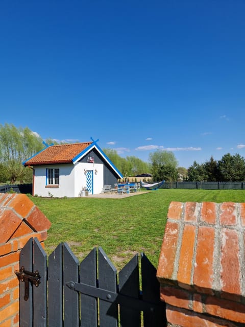 Property building, Patio, Spring, Day, Natural landscape