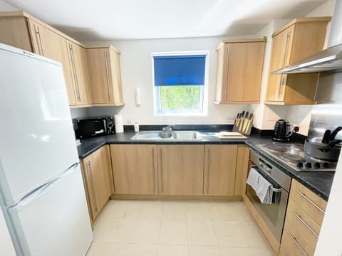 Travaal - 2 Bed Serviced Apartment Farnborough Apartamento in Farnborough