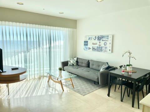 Oceanus apartment hotel Apartahotel in Herzliya