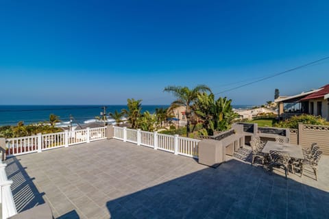 Vista Oceana – 4 Bedroom, Uvongo, Manaba Beach House in Margate