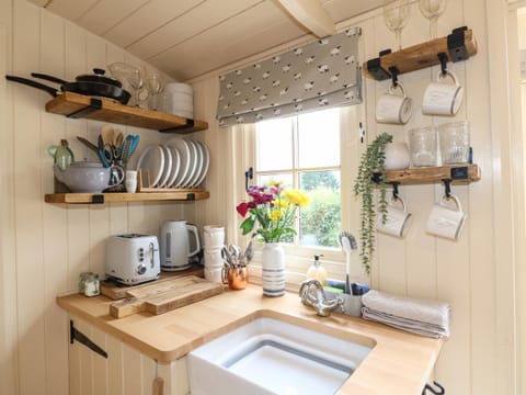 High Grounds Shepherd's Hut House in South Derbyshire District