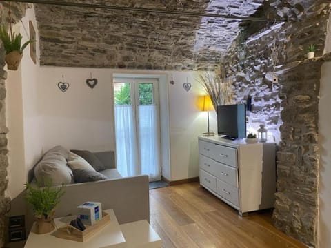 TV and multimedia, Seating area