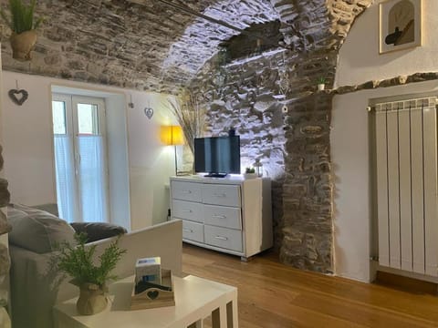 TV and multimedia, Living room, internet