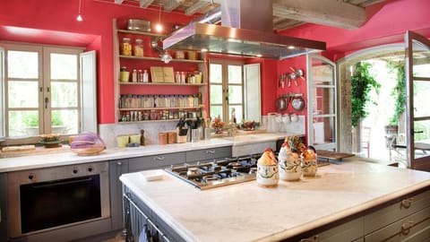 Day, Kitchen or kitchenette