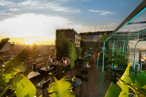 People, Balcony/Terrace, Lounge or bar, Sunrise, Sunset