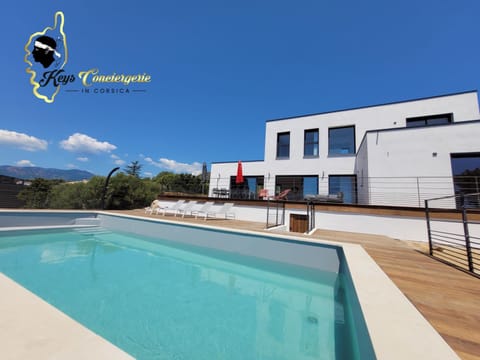 Property building, Natural landscape, Mountain view, Pool view, Swimming pool, sunbed