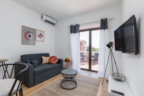 Communal lounge/ TV room, Living room