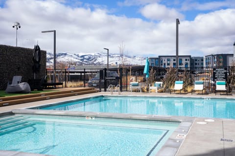 Pool view, Swimming pool, sunbed