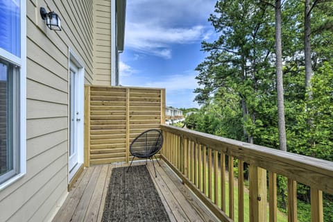 Tasteful Durham Townhome - 6 Mi to Downtown! House in Durham