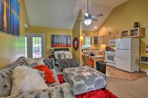 Bright Chesapeake Home Near Shopping and Dining Casa in Portsmouth