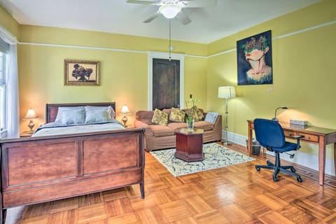 Lakefront Crescent City Studio in Historic Home Wohnung in Crescent City
