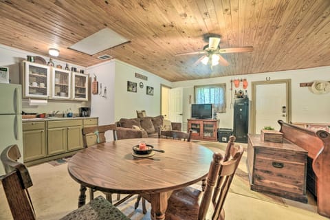 Private Murray Abode with Fire Pit Hunt and Fish Condo in Lake Barkley