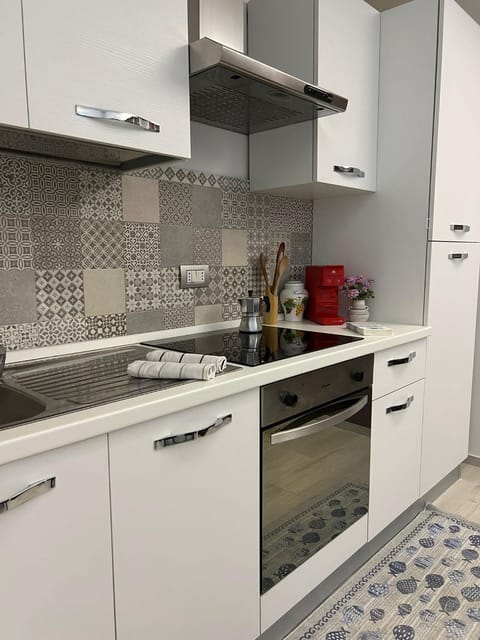 Kitchen or kitchenette, pet friendly, stove