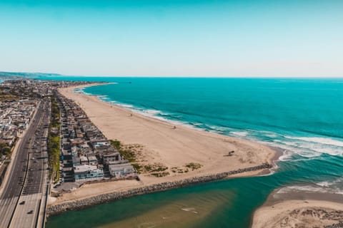 ONeill I by AvantStay Coastal Paradise Steps from Beach Modern Decor House in Newport Beach