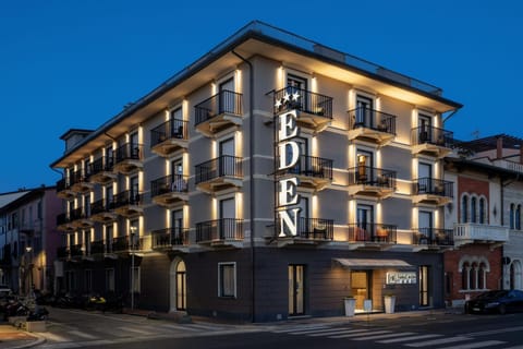 Property building, Street view