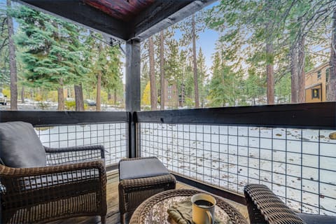 Arroyo by AvantStay Peaceful Mountain Townhouse w Large Private Balcony House in Northstar Drive