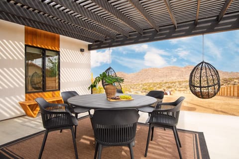 Chicory by AvantStay Modern Desert Retreat w Hot Tub Haus in Joshua Tree