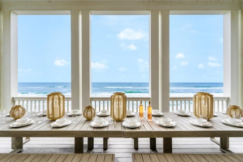 Marlin by AvantStay Beachfront Mansion w 10 BDRs Multiple Living Spaces Kitchens Maison in Seacrest