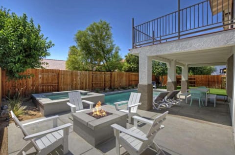 Indio Escape by AvantStay Stunning Home in Coachella w Pool Hot Tub House in La Quinta
