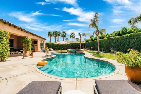 5mins From Coachella Fields Desert Grove by AvantStay House in La Quinta