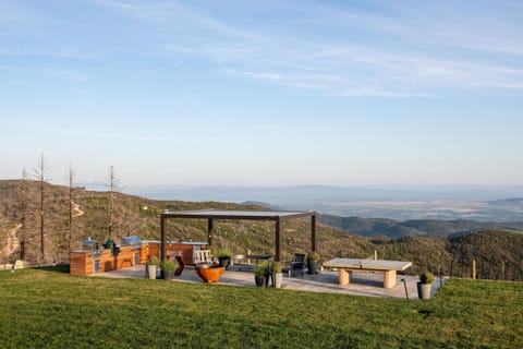 Belleza by AvantStay Hilltop Mansion w Pool Panoramic Views Ultra Modern Interior Villa in Napa Valley