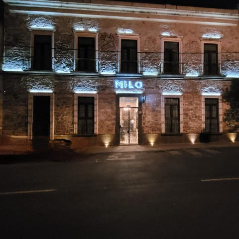 Property building, Facade/entrance, Night