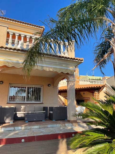 Willa con piscina Villa in Baix Penedès