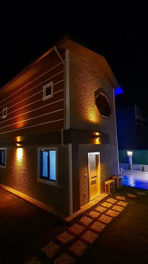 Property building, Night