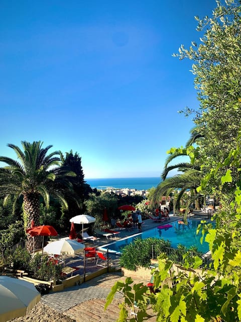 Pool view, Sea view, Swimming pool