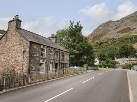 Minafon House in Llanwddyn