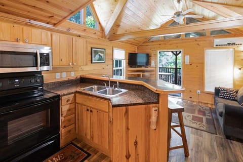 Kitchen or kitchenette, Seating area