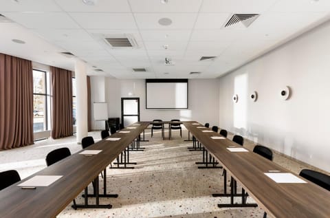 Meeting/conference room