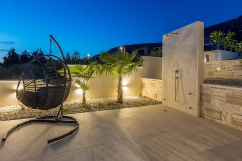 Balcony/Terrace, Sea view, Swimming pool