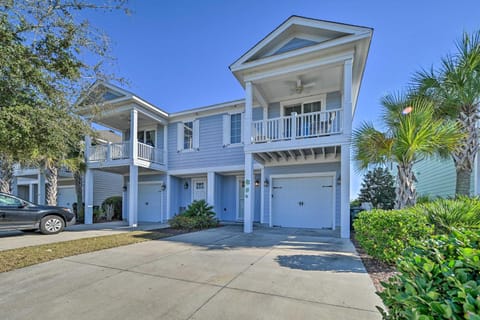 Balcony and Pool Access Myrtle Beach Getaway! House in North Myrtle Beach