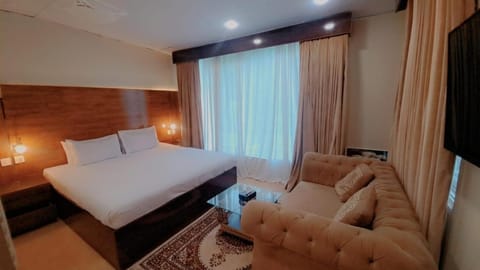 The Life Style Lodges opp Centaurus Mall Bed and Breakfast in Islamabad
