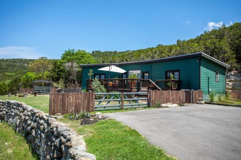 Antler Run Ranch Cabin Bed and Breakfast in Pipe Creek