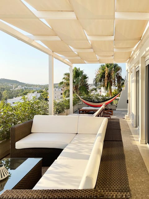 Natural landscape, View (from property/room), Balcony/Terrace, Seating area, Sea view, Sunset, sunbed