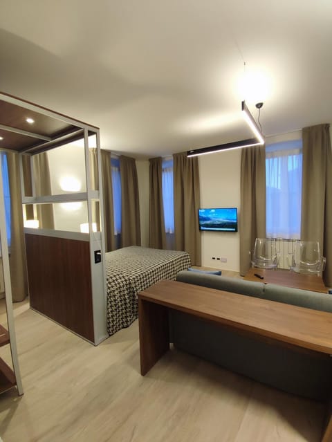 Bed, Photo of the whole room, Bedroom, hair dresser