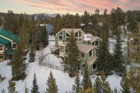 Frontier by AvantStay Incredible Mtn Views Hot Tub Gorgeous Breckenridge Home Close to Slopes House in Breckenridge